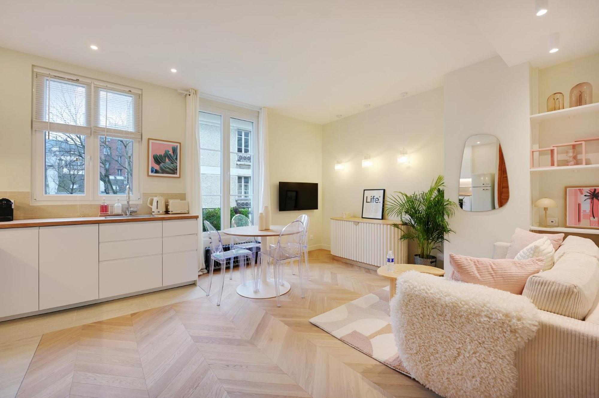 Comfy Suite By Les Maisons De Charloc Homes Μπουλόν-Μπιγιανκούρ Εξωτερικό φωτογραφία