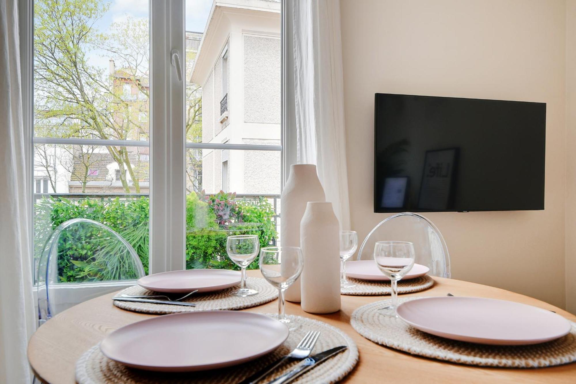 Comfy Suite By Les Maisons De Charloc Homes Μπουλόν-Μπιγιανκούρ Εξωτερικό φωτογραφία